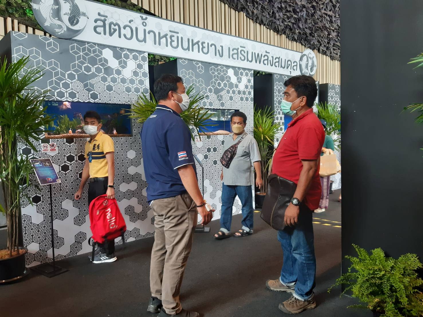 นายเฉลิมพล เพ็ชรรัตน์ ผู้อำนวยการกองวิจัยและพัฒนาประมงน้ำจืด เยี่ยมชมงาน 