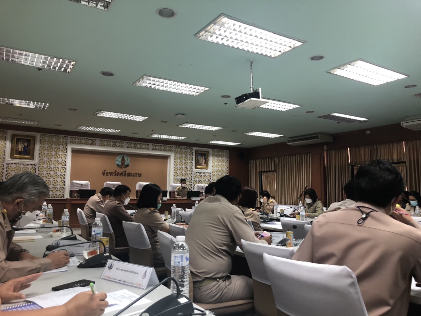 นางสาวชุติพร ฟูปิง หัวหน้ากลุ่มบริหารและยุทธศาสตร์ ร่วมประชุมเพื่อขับเคลื่อนการดำเนินงานของคณะอนุกรรมการ  การดำเนินงานตามยุทธศาตร์ชาติ ว่าด้วยการป้องกันและปราบปรามการทุจริตจังหวัดศรีสะเกษ ครั้งที่ 3/2565..คลิก