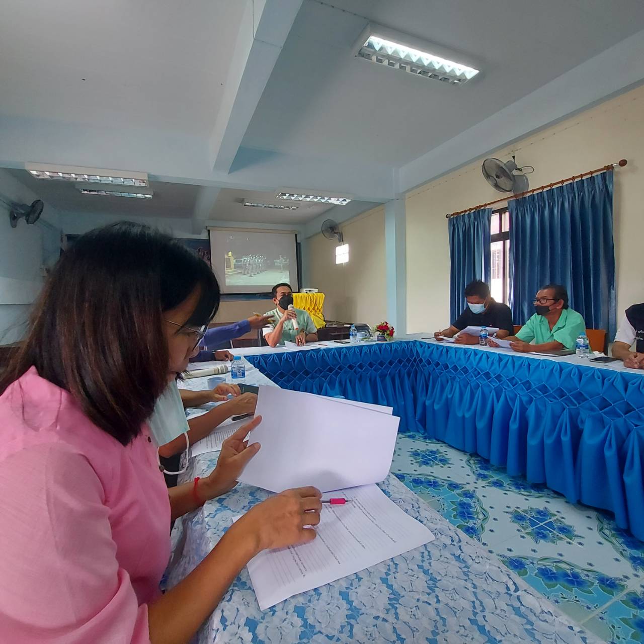 ประชุมเตรียมความพร้อมเพื่อรับการตรวจเยี่ยมขององคมนตรีและคณะ..คลิก