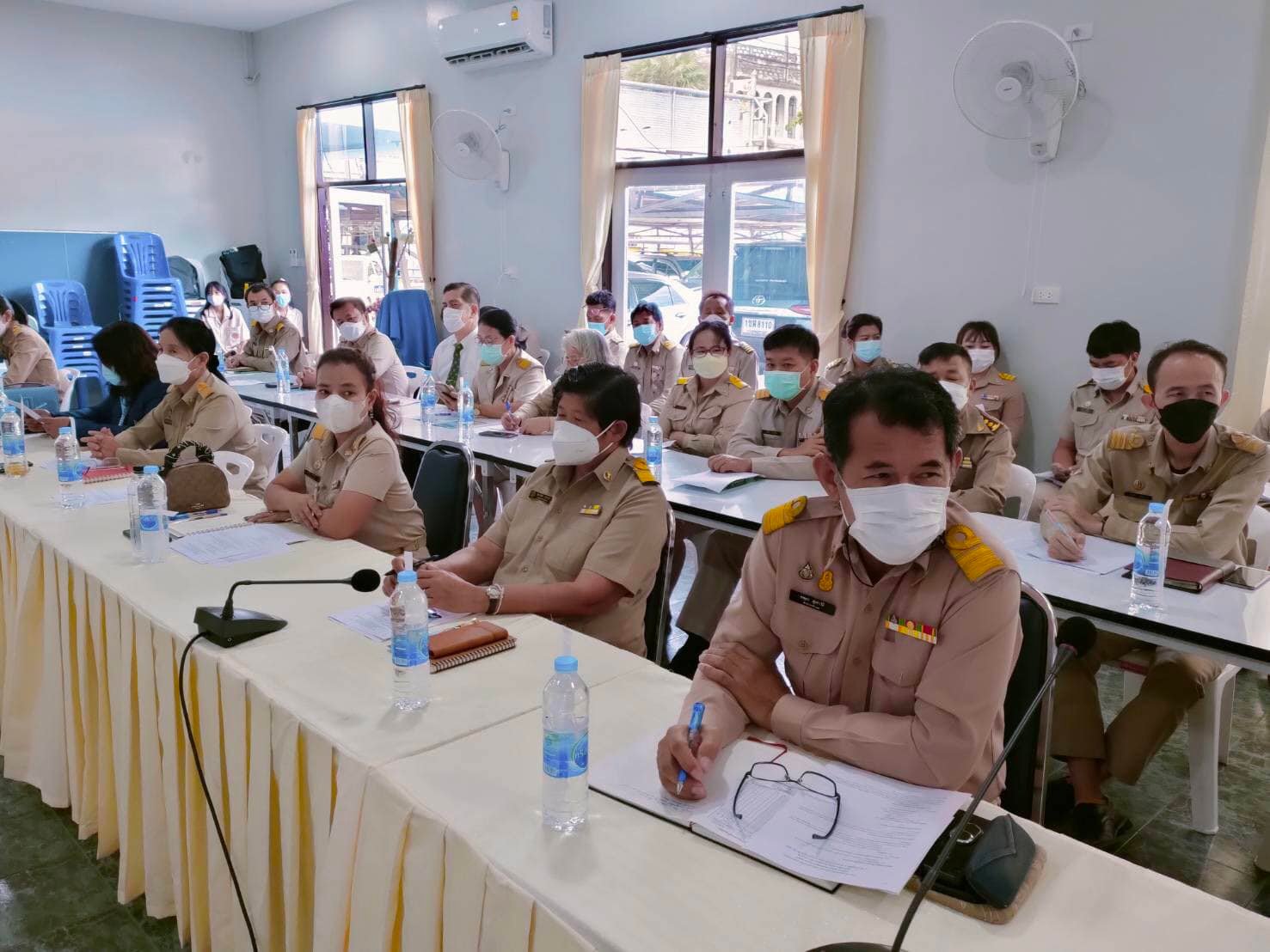 ร่วมประชุมหัวหน้าส่วนราชการอำเภอบ้านโป่งและประชาสัมพันธ์กำหนดเขตเพาะเลี้ยงสัตว์น้ำสำหรับกิจการการเพาะเลี้ยงสัตว์น้ำควบคุมประเภท การเพาะเลี้ยงกุ้งทะเล..คลิก