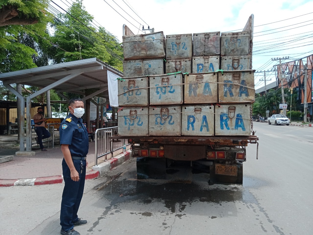 ตรวจสินค้าประมงที่นำเข้า ส่งออก ทางจุดผ่านแดนถาวรบ้านคลองลึก..คลิก