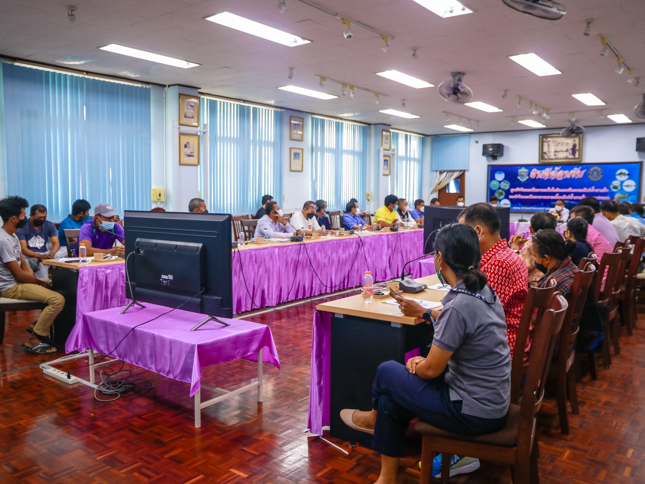 ศูนย์วิจัยและพัฒนาประมงทะเลสงขลา ได้ดำเนินการจัดประชุมรับฟังความคิดเห็น เรื่อง “การกำหนดมาตรการควบคุมการจับสัตว์น้ำขนาดเล็ก” ในวันที่ 5 กรกฎาคม 2565 ณ ห้องประชุมศูนย์วิจัยและพัฒนาเทคโนโลยีและนวัตกรรมสัตว์น้ำชายฝั่ง อำเภอเมือง จังหวัดสงขลา