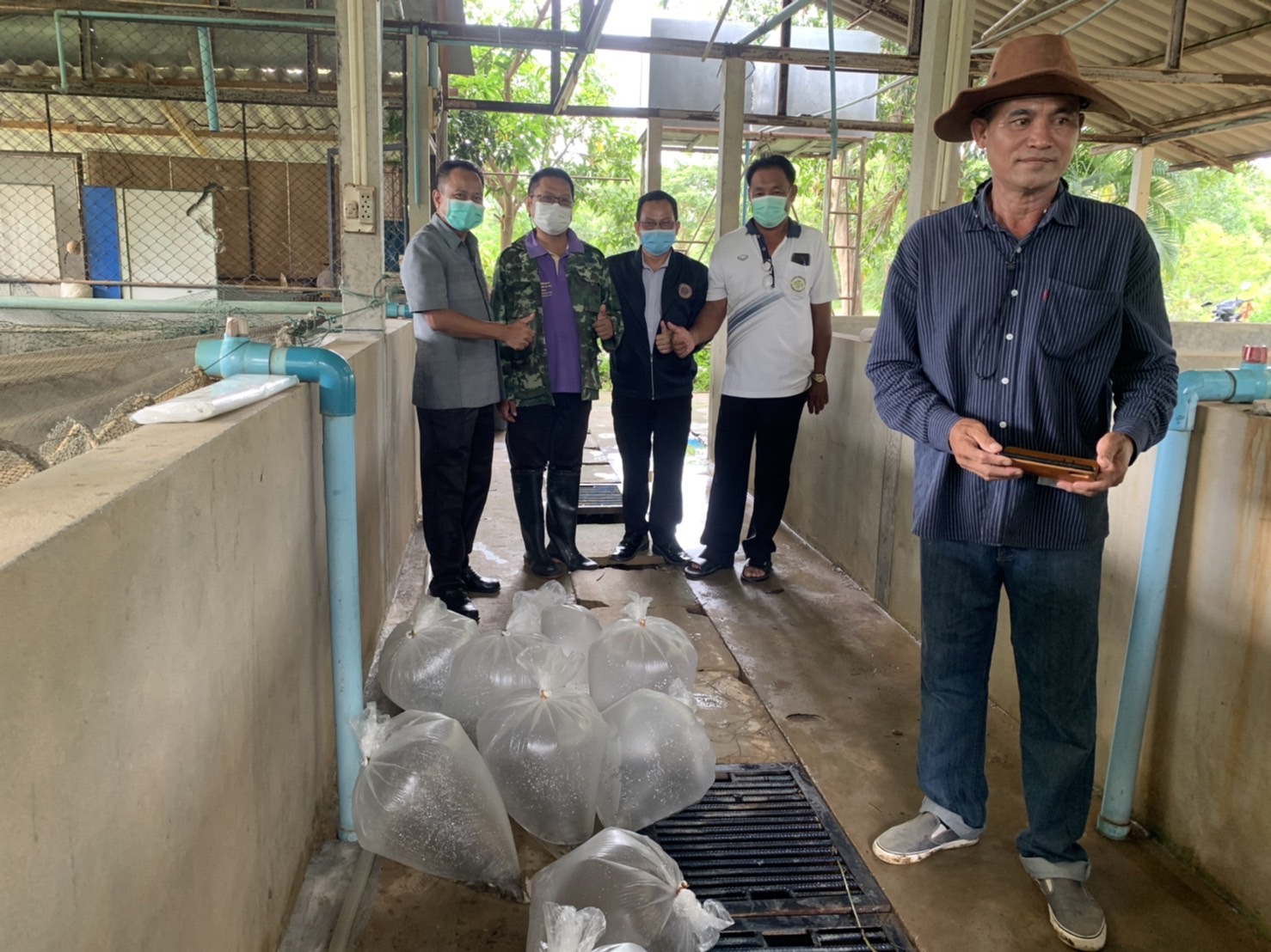 ประมงจังหวัดอุบลราชธานี ตรวจเยี่ยมการดำเนินงานฟาร์มตัวอย่างตามพระราชดำริฯ บ้านยางน้อย