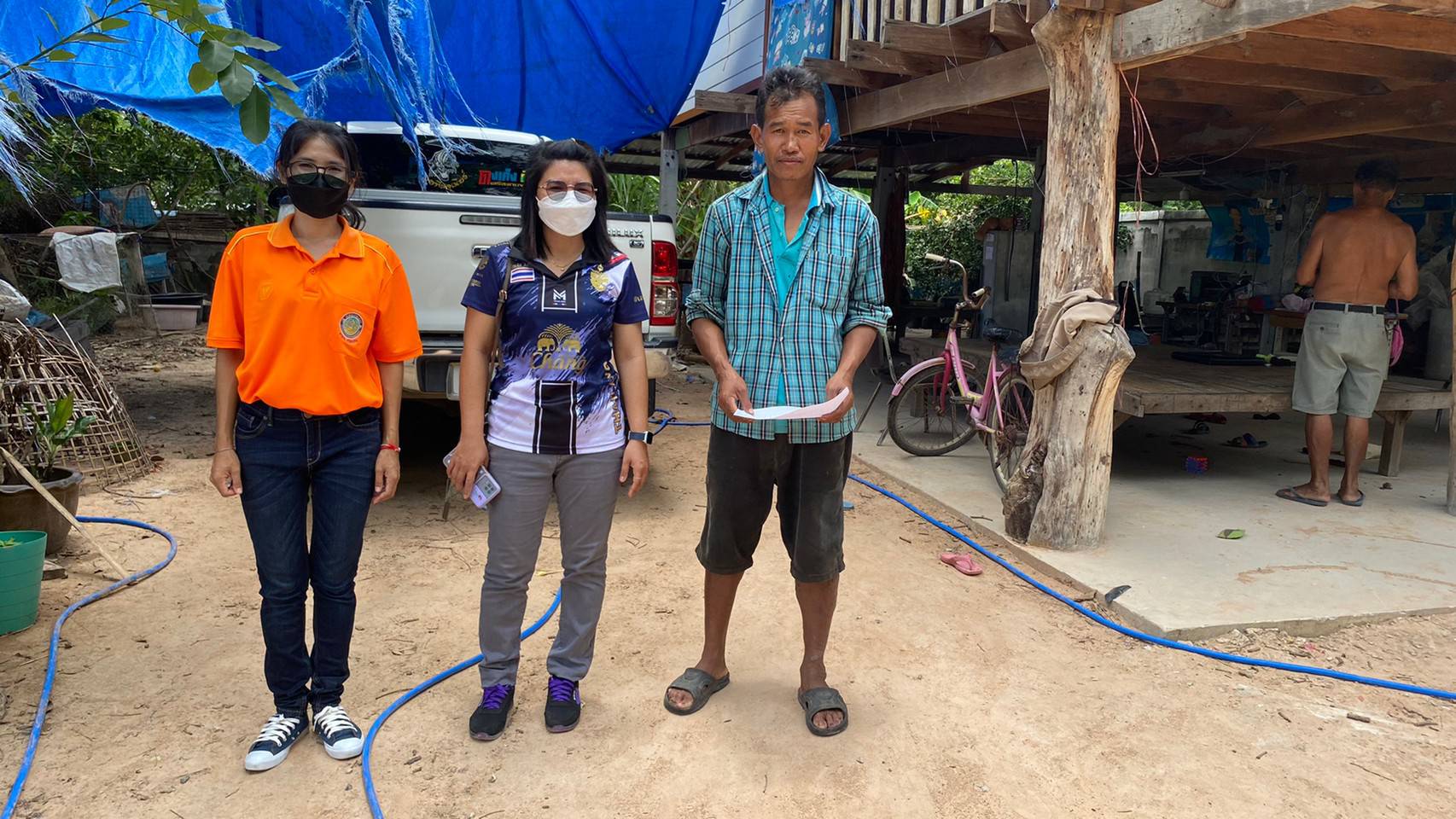 ตรวจติดตาม ให้คำแนะนำ ผู้ประกอบกิจการการเพาะเลี้ยงจระเข้ ตามประกาศกรมประมง เรื่อง ข้อกำหนดให้ผู้ประกอบกิจการการเพาะเลี้ยงจระเข้ซึ่งเป็นกิจการการเพาะเลี้ยงสัตว์น้ำควบคุม ภายในเขตเพาะเลี้ยงสัตว์น้ำ..คลิก