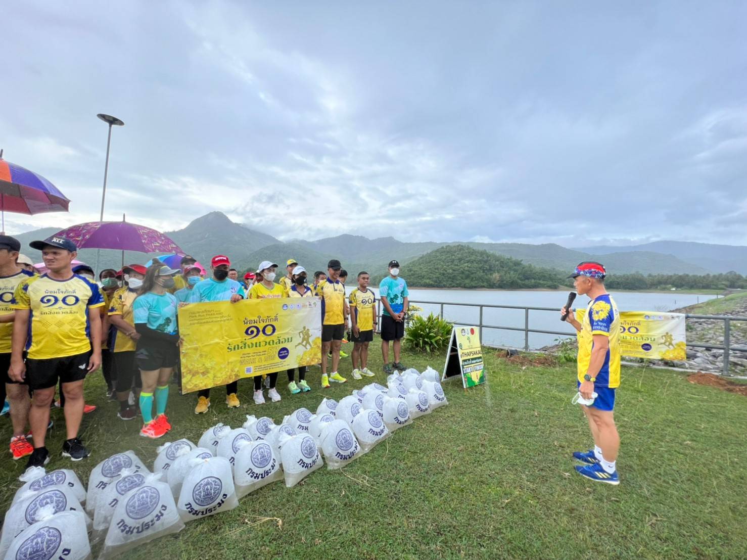 ประมงอำเภอทับสะแก ร่วมปล่อยพันธุ์น้ำเพื่อเพิ่มผลผลิตในแหล่งน้ำ ในกิจกรรมวิ่ง Park Run Anywhere สัญจร..คลิก