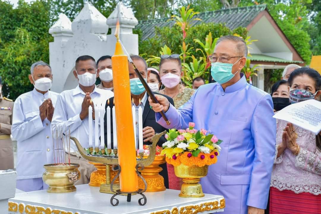 สำนักงานประมงจังหวัดพัทลุง ร่วมให้การต้อนรับ ฯพณฯ พลอากาศเอก ชลิต พุกผาสุข องคมนตรี เดินทางมารับฟังความคืบหน้าในการสร้าง เขื่อนกันตลิ่งพัง คลองมะกอกใต้และคลองมะกอกเหนือ  และปล่อยพันธุ์สัตว์น้ำ