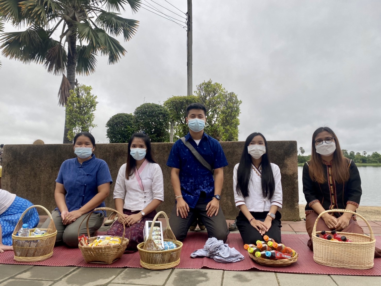 วันที่ 12 กรกฎาคม 2565 เจ้าหน้าที่สำนักงานประมงจังหวัดศรีสะเกษ ร่วมกิจกรรมโครงการรณรงค์แต่งกายด้วยผ้าไทย  และผ้าพื้นเมืองจังหวัดศรีสะเกษ ประจำปีงบประมาณ พ.ศ. 2565..คลิก