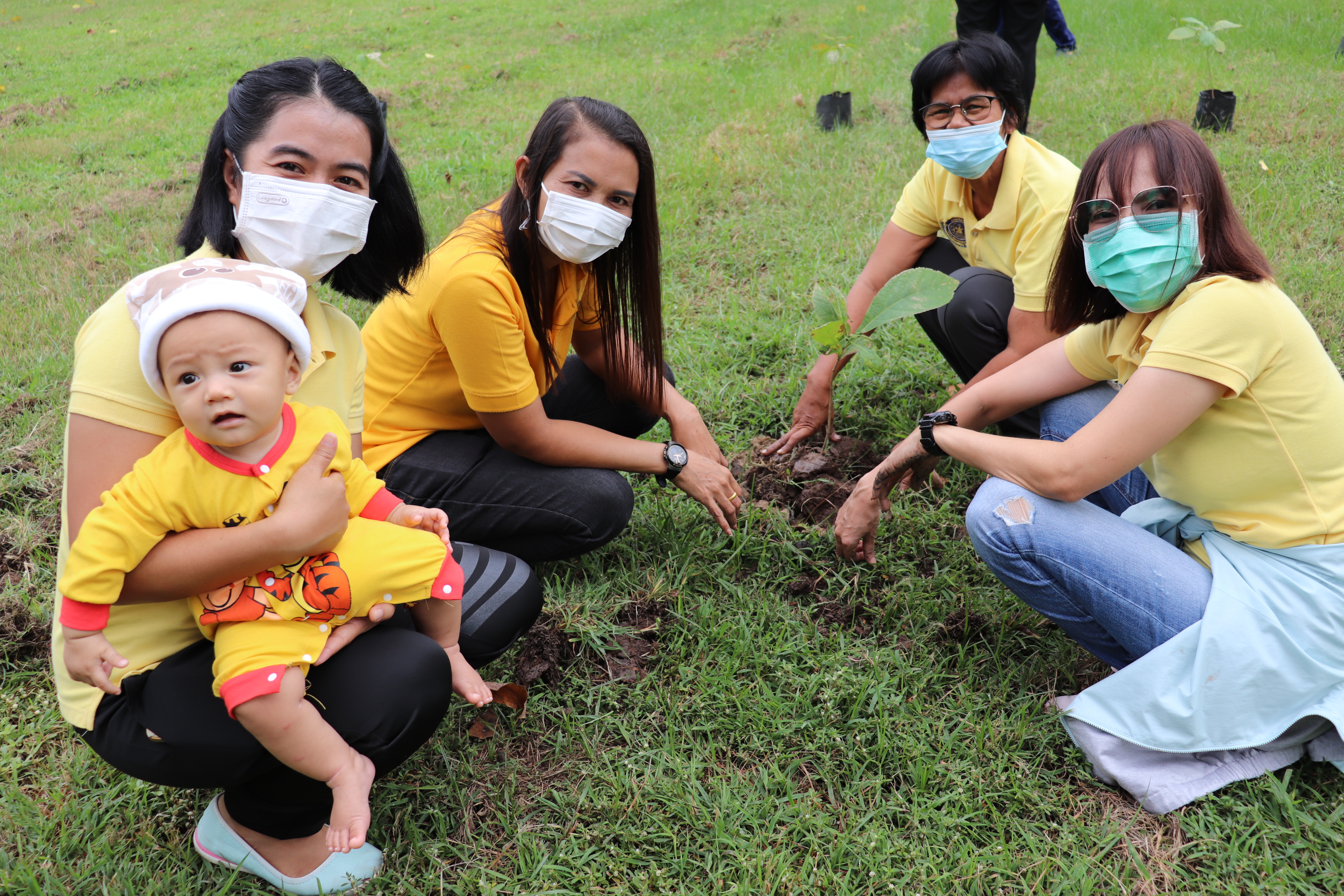 ศูนย์ฯ อ่างทอง ปลูกต้นสักทอง จำนวน 150 ต้น ในกิจกรรมเฉลิมพระเกียรติ พระบาทสมเด็จพระเจ้าอยู่หัว เนื่องในโอกาสวันเฉลิมพระชนมพรรษา วันที่ 28 กรกฎาคม 2565..คลิก
