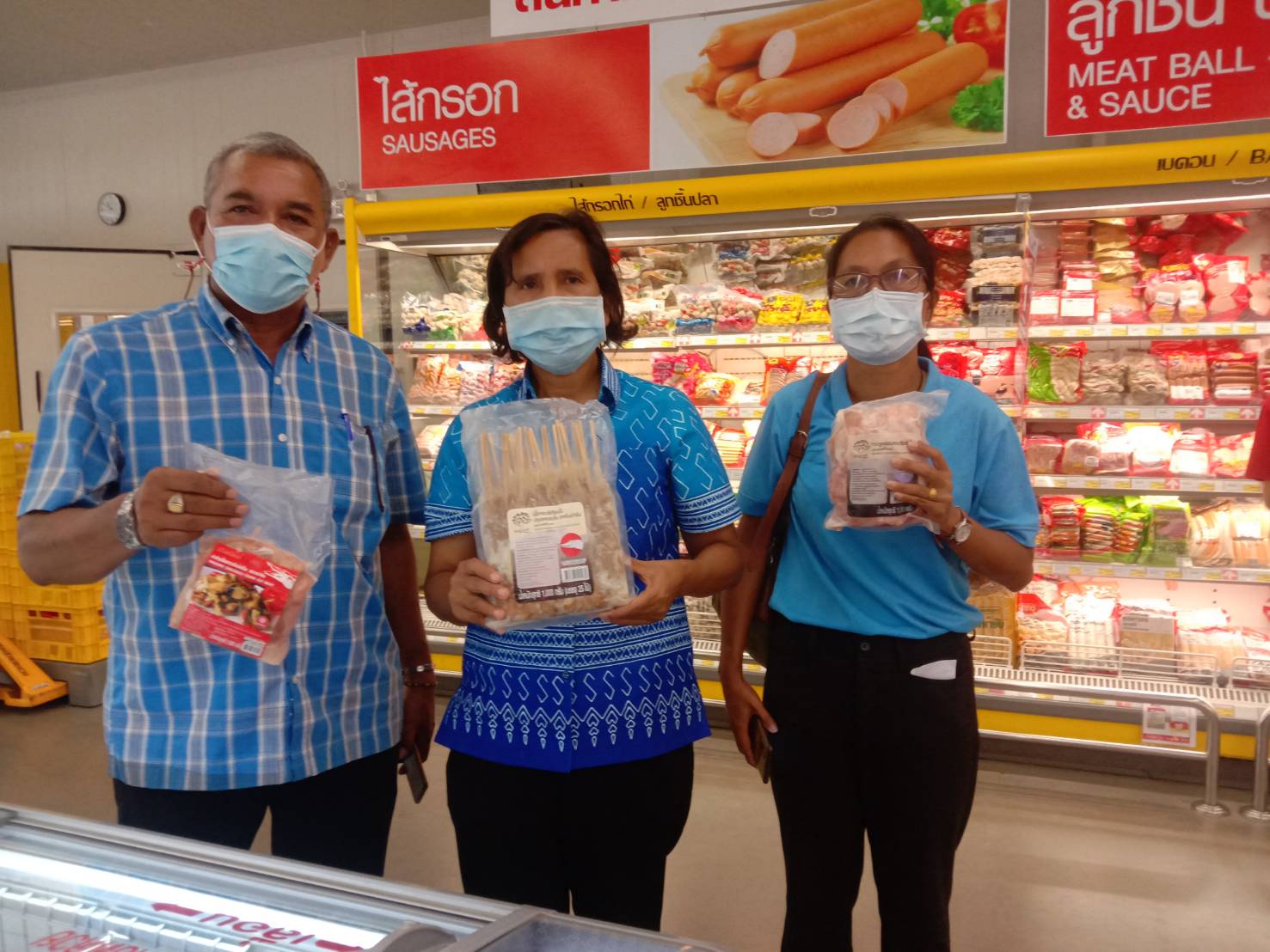 สำนักงานประมงจังหวัดพัทลุง เข้าตรวจติดตามการจำหน่ายสัตว์ป่าคุ้มครอง ประเภทสินค้าแปรรูปจระเข้..คลิก