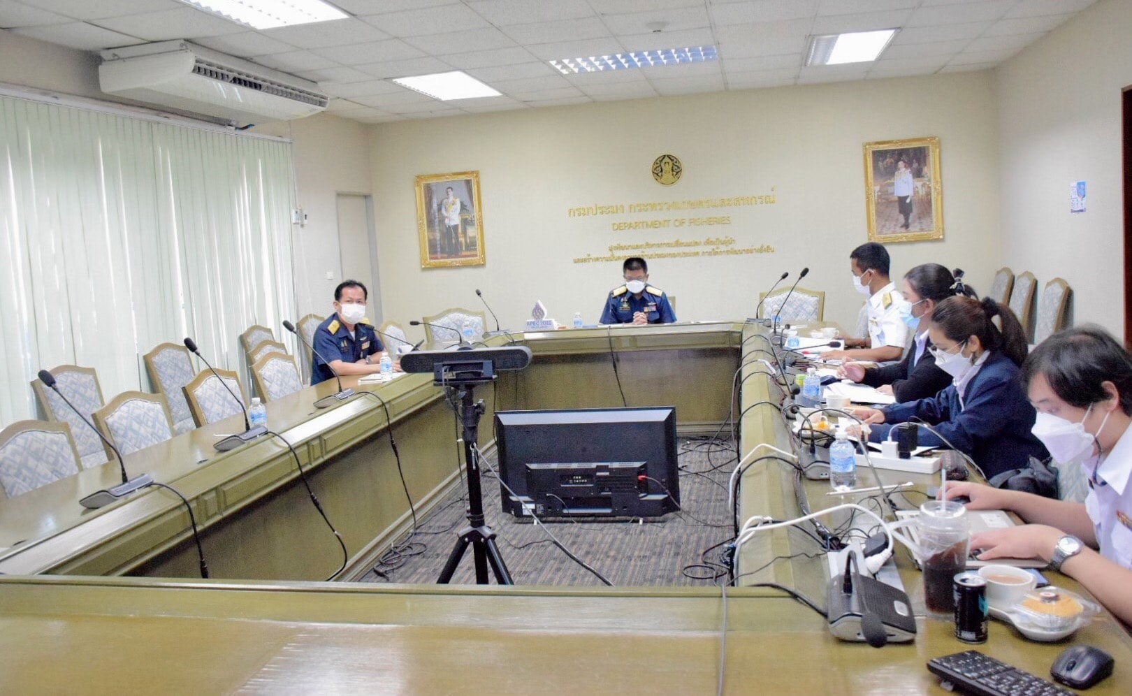 นายบัญชา สุขแก้ว รองอธิบดีกรมประมง เป็นประธานการประชุมผ่านระบบ Hybrid Meeting เพื่อพิจารณาตรวจ 