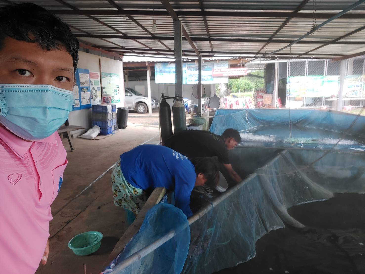ประมงอำเภอนาจะหลวย เยี่ยมเยียน ติดตามผลการดำเนินงานศูนย์เรียนรู้การเพิ่มประสิทธิภาพการผลิตสินค้าเกษตร (ศพก.เครือข่ายด้านการประมง ประจำปี 2560) ..คลิก