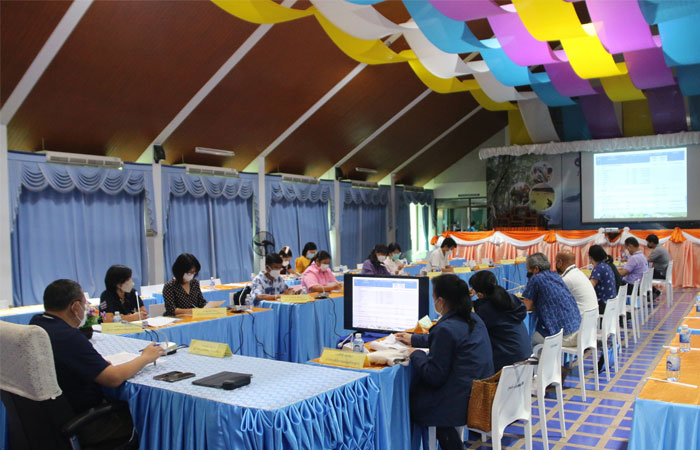 ประชุมหารือติดตามผลการดำเนินงานโครงการศูนย์ศึกษาการพัฒนาอ่าวคุ้งกระเบนอันเนื่องมาจากพระราชดำริ..คลิก