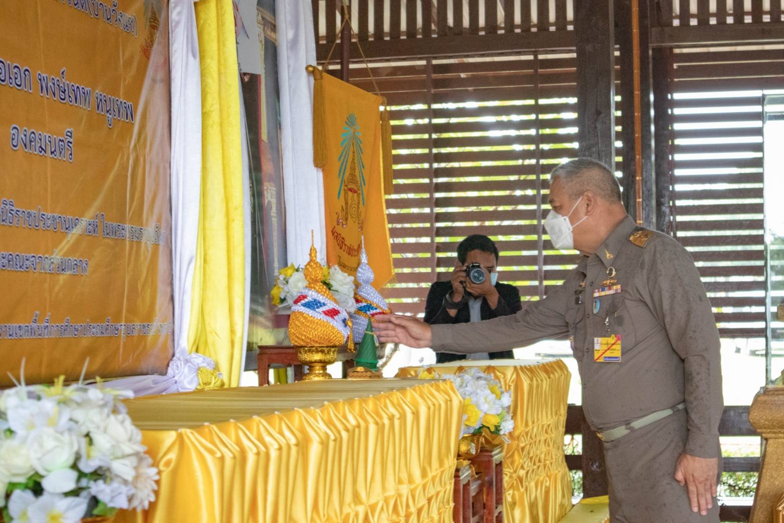 ประมงอำเภอโพธิ์ไทร พร้อมด้วย?หัวหน้าส่วนราชการ ร่วมให้การต้อนรับ พลเรือเอก พงษ์เทพ หนูเทพ องคมนตรี ประธานกรรมการบริหารมูลนิธิราชประชานุเคราะห์..คลิก
