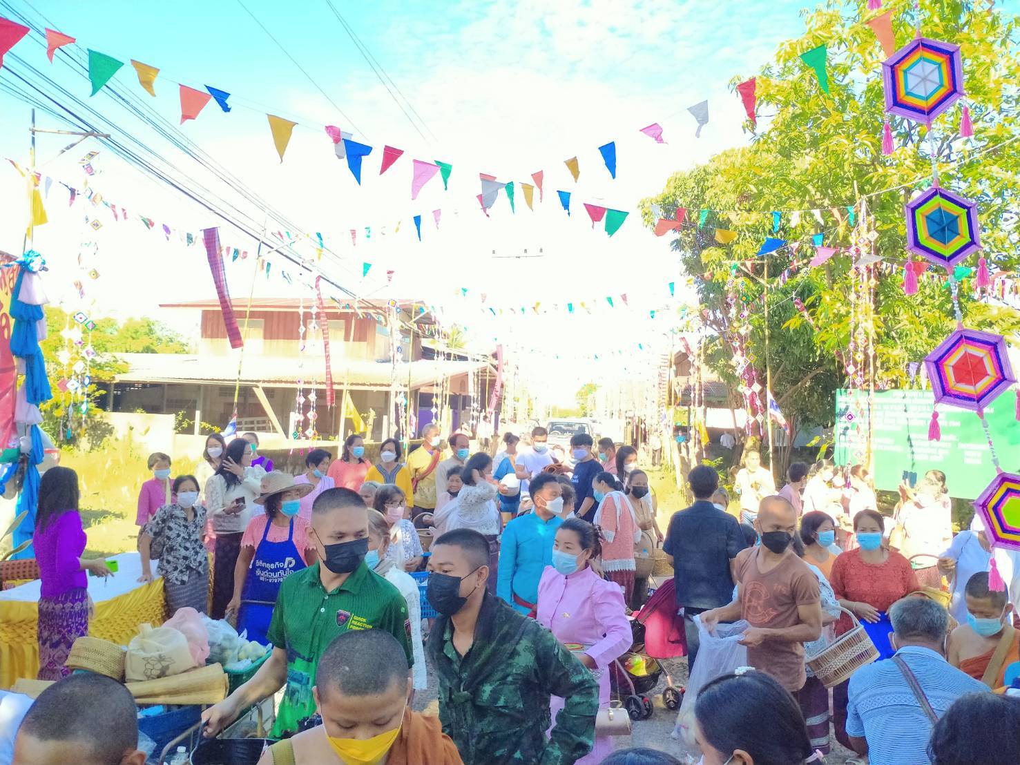 ประมงอำเภอโขงเจียม ร่วมงานถนนสายวัฒนธรรม  ตำบลหนองแสงใหญ่  อำเภอโขงเจียมประมงอำเภอโขงเจียม ร่วมงานถนนสายวัฒนธรรม  ตำบลหนองแสงใหญ่  อำเภอโขงเจียม