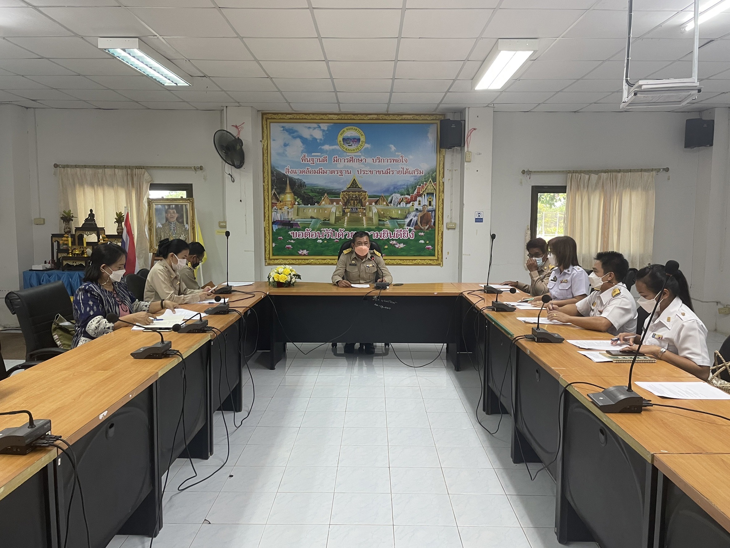 วันที่ 25 กรกฎาคม 2565  นายบุญหลาย กุลนารัตน์ ประมงจังหวัดหนองบัวลำภู มอบหมายให้ นางถนอมขวัญ นอศรี หัวหน้ากลุ่มบริหารและยุทธศาสตร์ พร้อมด้วย นายสมภาร วังคีรี ประมงอำเภอเมืองหนองบัวลำภู นางสาวดาพร หนันทะ เจ้าพนักงานประมงชำนาญงาน และเจ้าหน้าที่สำนักงานประมงจังหวัดหนองบัวลำภู ร่วมประชุมเตรียมความพร้อมพิธีปล่อยพันธุ์สัตว์น้ำเนื่องในโอกาสวันเฉลิมพระชนมพรรษา สมเด็จพระนางเจ้าสิริกิติ์ พระบรมราชินีนาถ พระบรมราชชนนีพันปีหลวง ณ ห้องประชุมองค์การบริหารส่วนตำบลหนองสวรรค์ ตำบลหนองสวรรค์ อำเภอเมืองหนองบัวลำภู จังหวัดหนองบัวลำภู..คลิก