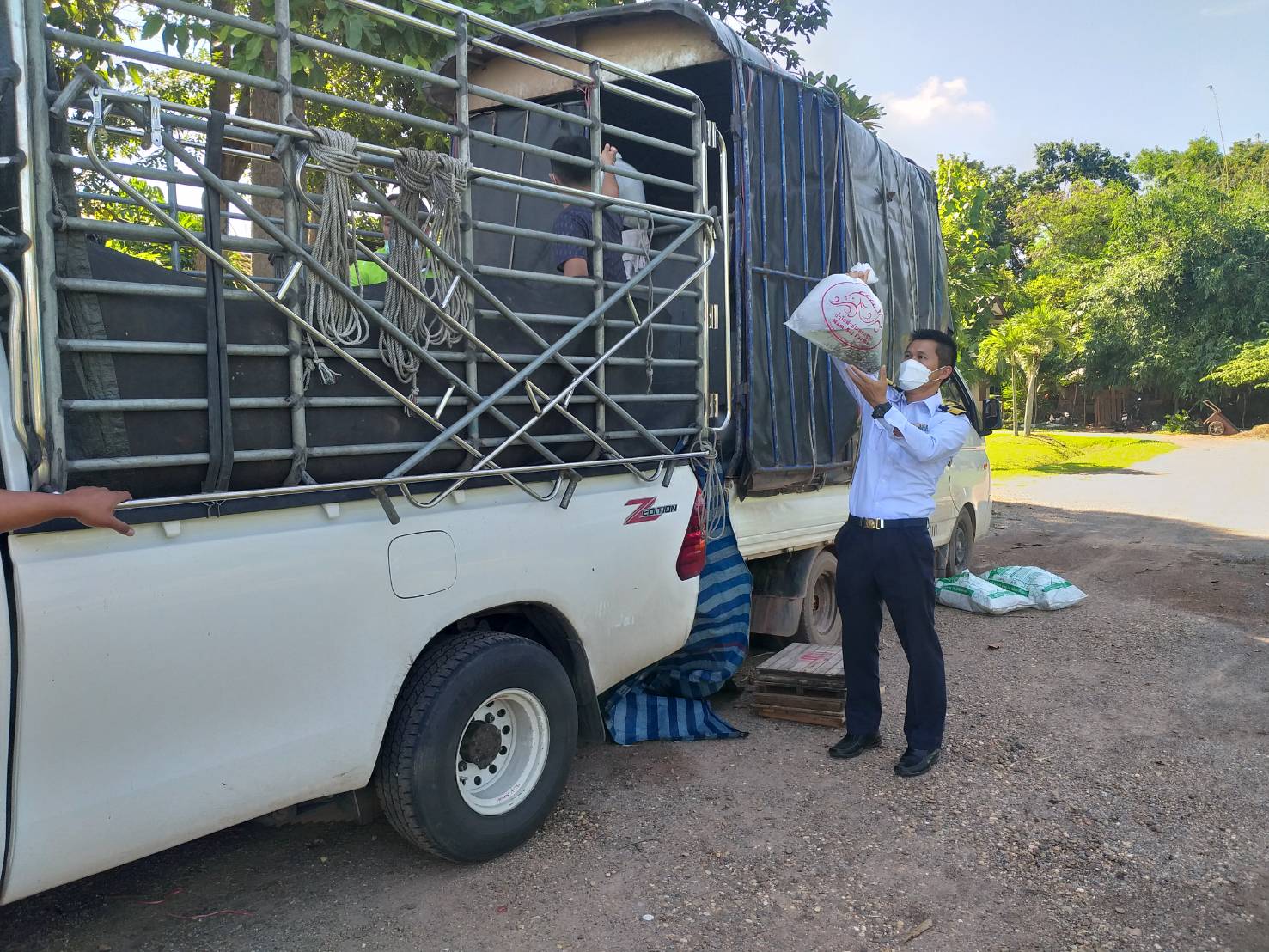 ตรวจสอบสินค้าประมง ส่งออกไปยัง สปป.ลาว..คลิก