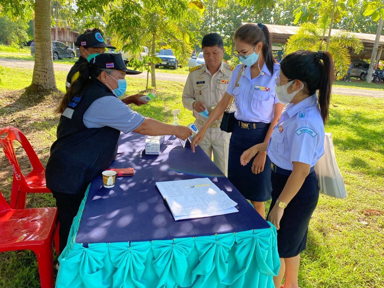 ร่วมพิธีปล่อยพันธุ์สัตว์น้ำ เนื่องในโอกาสวันเฉลิมพระชนมพรรษา พระบาทสมเด็จพระปรเมน ทรรามาธิบดีศรีสินทรมหาวชิราลงกรณ พระวชิรเกล้าเจ้าอยู่หัว..คลิก