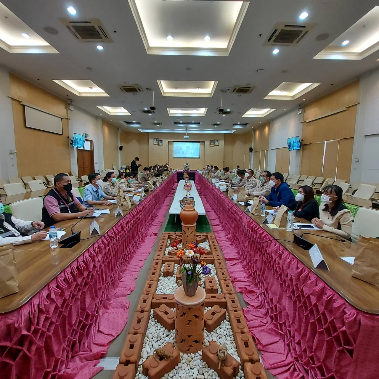 ประมงอุบลเข้าร่วมประชุมคณะกรรมการอำนวยการรักษาความมั่นคงภายในจังหวัดอุบลราชธานี..คลิก