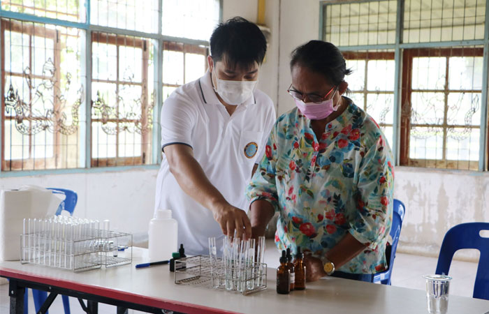 กิจกรรมให้บริการคลินิกโรคสัตว์น้ำเคลื่อนที่ (Mobile clinic)แก่เกษตรกร ณ สหกรณ์ประมงคุ้งกระเบ