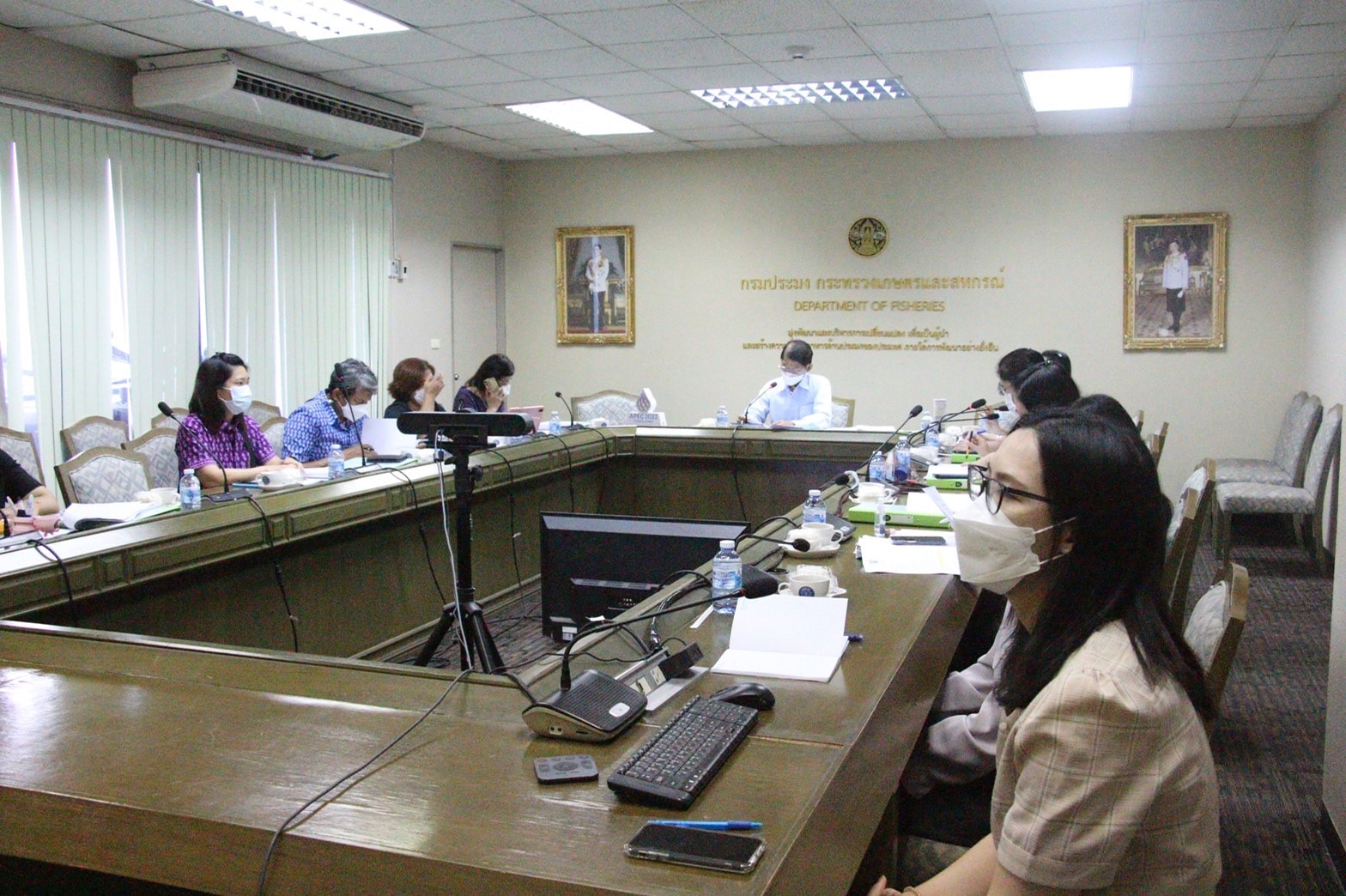 นายประพันธ์ ลีปายะคุณ รองอธิบดีกรมประมง เป็นประธานการประชุมคณะกรรมการกำกับดูแลการขึ้นทะเบียนฟาร์มเพาะเลี้ยงกุ้งทะเลเพื่อการนำเข้ามาเพาะพันธุ์ ครั้งที่ 4/2565..คลิก