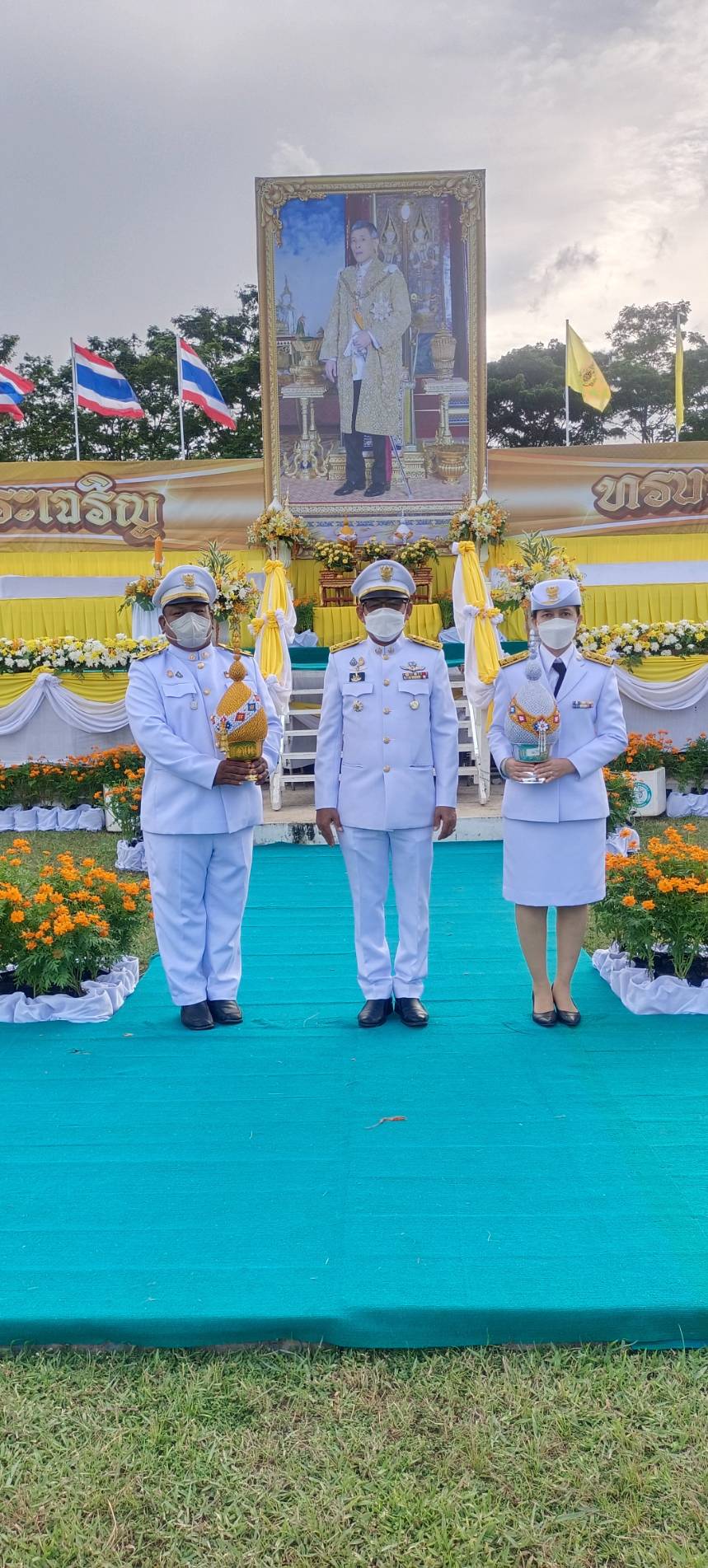 สำนักงานประมงจังหวัดพัทลุง ร่วมพิธีวางพานพุ่มและพิธีจุดเทียนชัยถวายพระพระพรชัยมงคล เนื่องในโอกาสวันเฉลิม พระชนมพรรษาพระบาทสมเด็จพระเจ้าอยู่หัว..คลิก