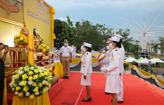 พิธีถวายเครื่องราชสักการะ และพิธีจุดเทียนถวายพระพรชัยมงคล เนื่องในโอกาสวันเฉลิมพระชนมพรรษาพระบาทสมเด็จพระวชิรเกล้าเจ้าอยู่หัว ณ ศาลากลางจังหวัดจันทบุรี..คลิก