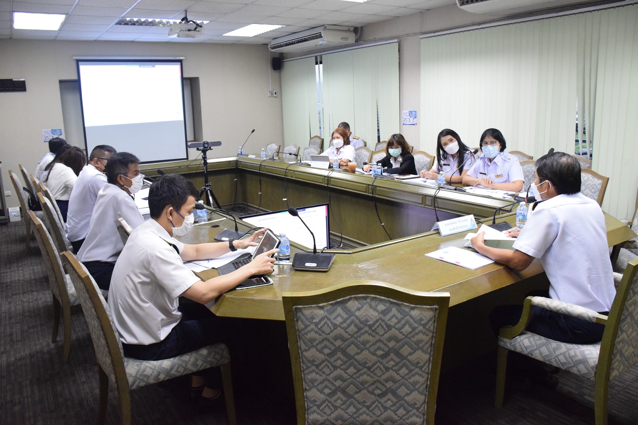 นายประพันธ์ ลีปายะคุณ รองอธิบดีกรมประมง เป็นประธานการประชุม แก้ไขปัญหาการนำเข้าปลากะพงขาว ครั้งที่ 3/2565..คลิก