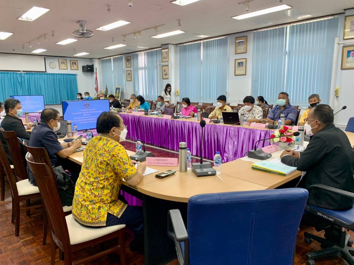 นายมานพ หนูสอน? รองอธิบดีกรมประมง เป็นประธานการประชุมติดตามความก้าวหน้า โครงการตำบลมั่นคง มั่งคั่ง ยั่งยืน ในจังหวัดชายแดนภาคใต้ ครั้งที่ 1/2565..คลิก