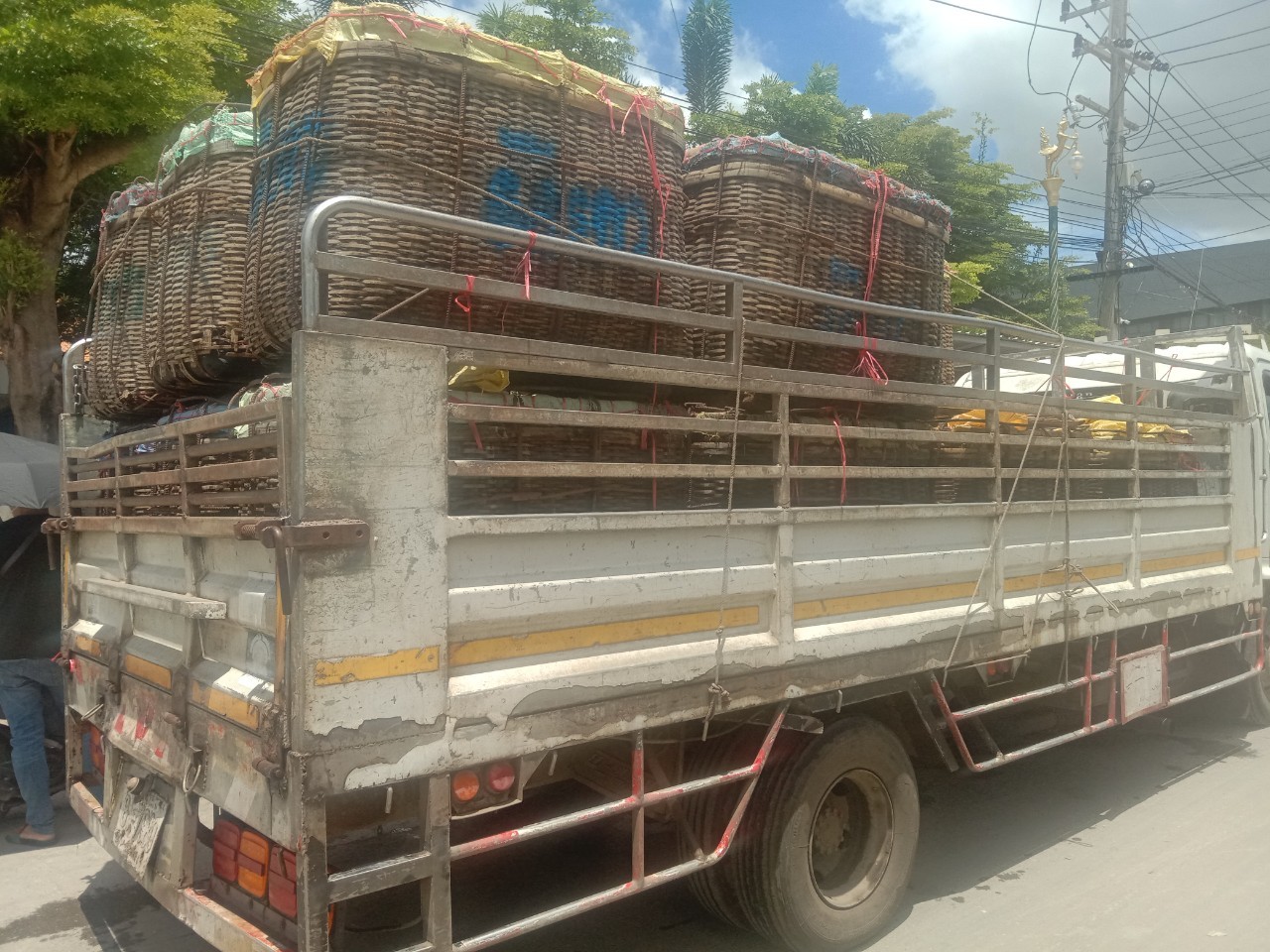 ตรวจสินค้าประมงที่นำเข้า ส่งออก ทางจุดผ่านแดนถาวรบ้านคลองลึก..คลิก