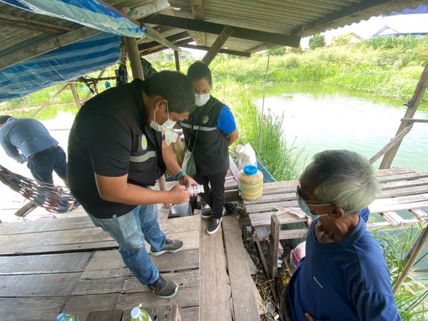 สำนักงานประมงพื้นที่กรุงเทพมหานคร ลงพื้นที่ให้บริการแก่เกษตกร และตรวจสอบเหตุสัตว์น้ำตาย โดยไม่ทราบสาเหตุ