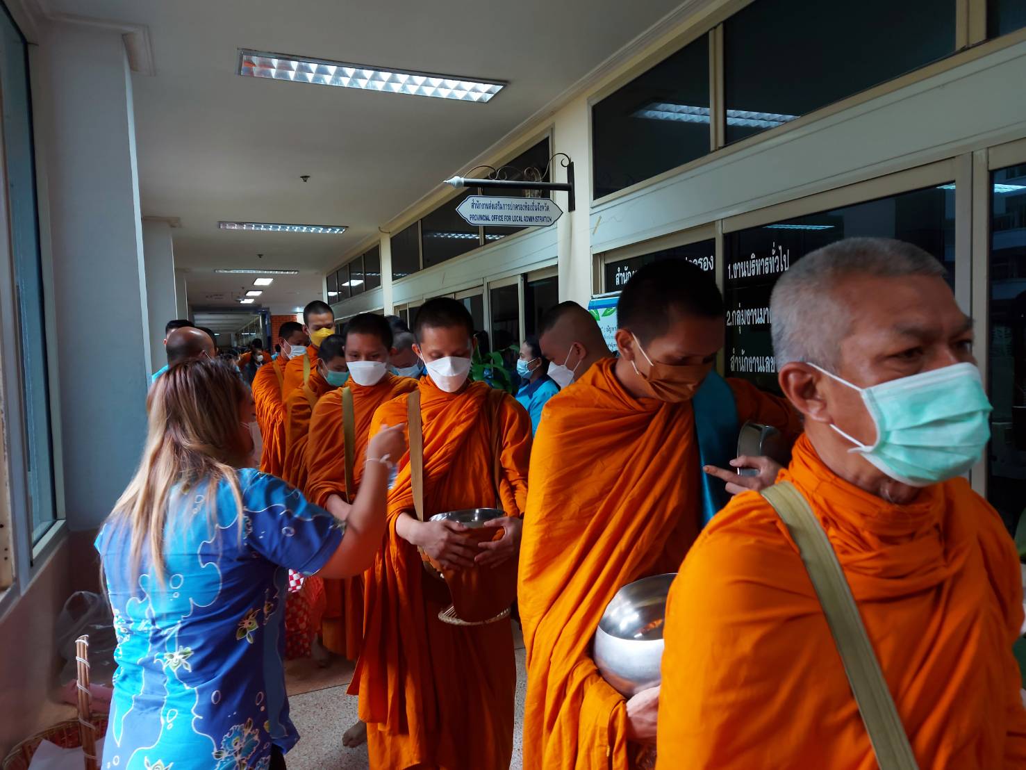 พิธีทำบุญตักบาตรพระภิกษุสงฆ์ เฉลิมพระเกียรติ สมเด็จพระนางเจ้าสิริกิติ์ พระบรมราชินีนาถ พระบรมราชชนนีพันปีหลวง เนื่องในโอกาสมหามงคลเฉลิมพระชนมพรรษา 90 พรรษา 12 สิงหาคม 2565..คลิก