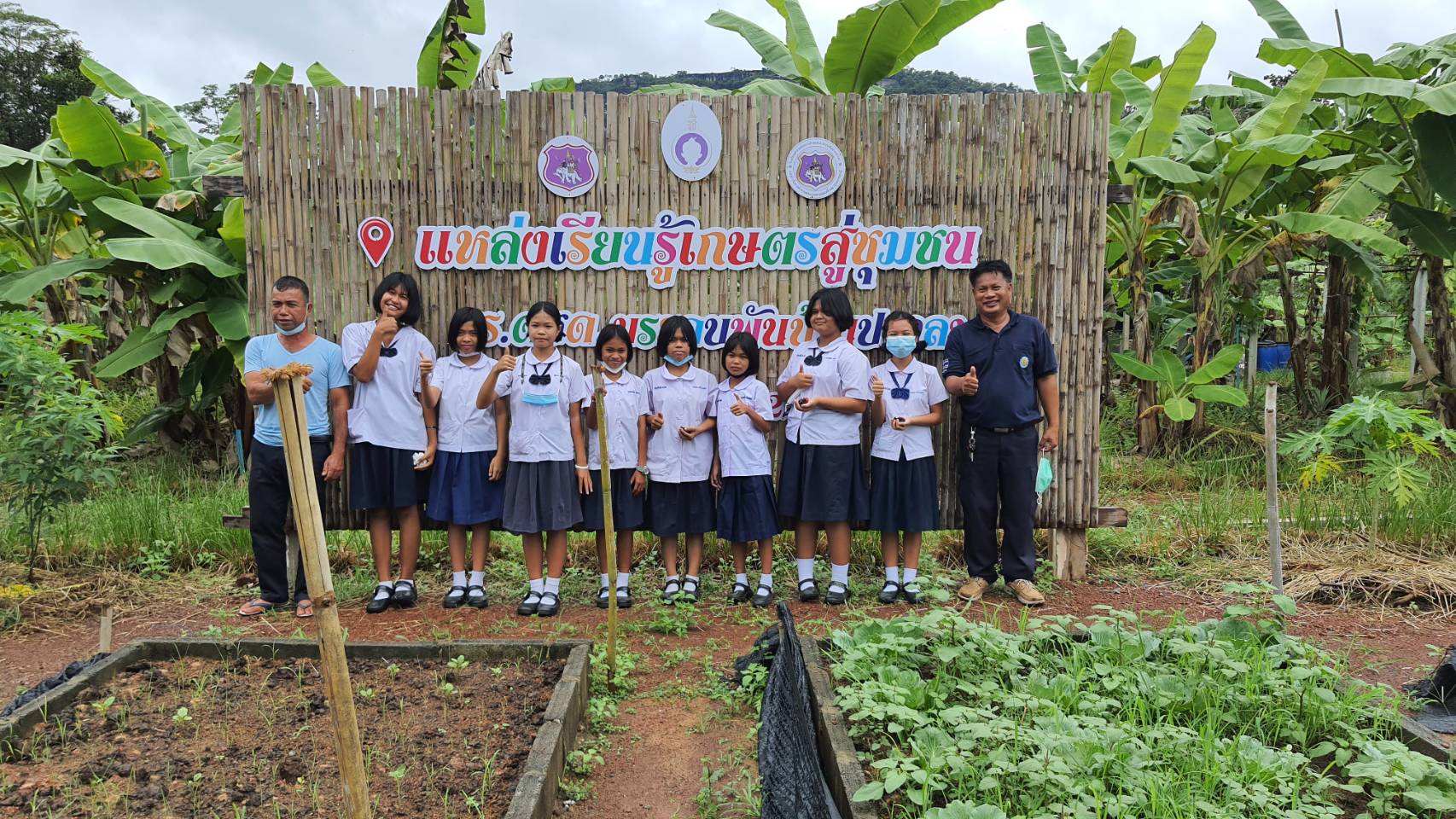 ประมงอำเภอโขงเจียมลงพื้นที่ติดตามโครงการฯโรงเรียนเพียงหลวง 12และโรงเรียน ตชด.บรรจบพันบ้านปากลา พร้อมมอบปลาดุกให้โรงเรียนทั้งสองแห่ง  ..คลิก