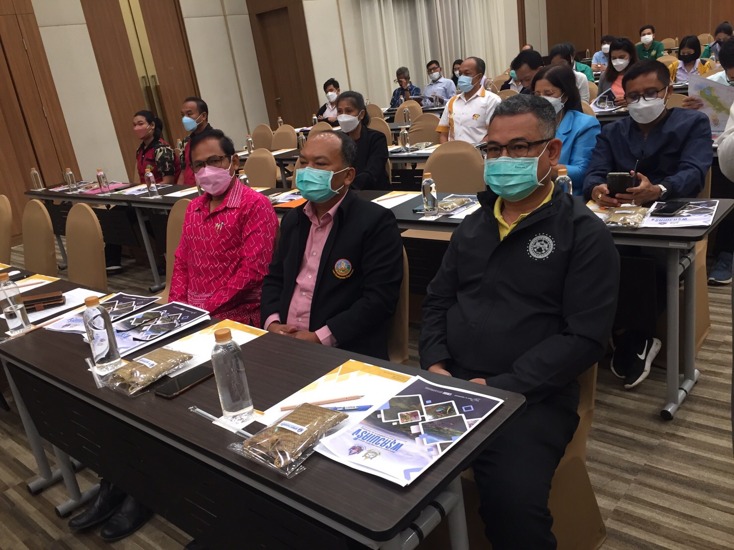 สำนักงานประมงจังหวัดพัทลุง เข้าร่วมประชุมปัจฉิมนิเทศ โครงการศึกษาความเหมาะสม สำรวจ ออกแบบ พนุควนเคร็ง จังหวัดนครศรีธรรมราช และจังหวัดพัทลุง..คลิก