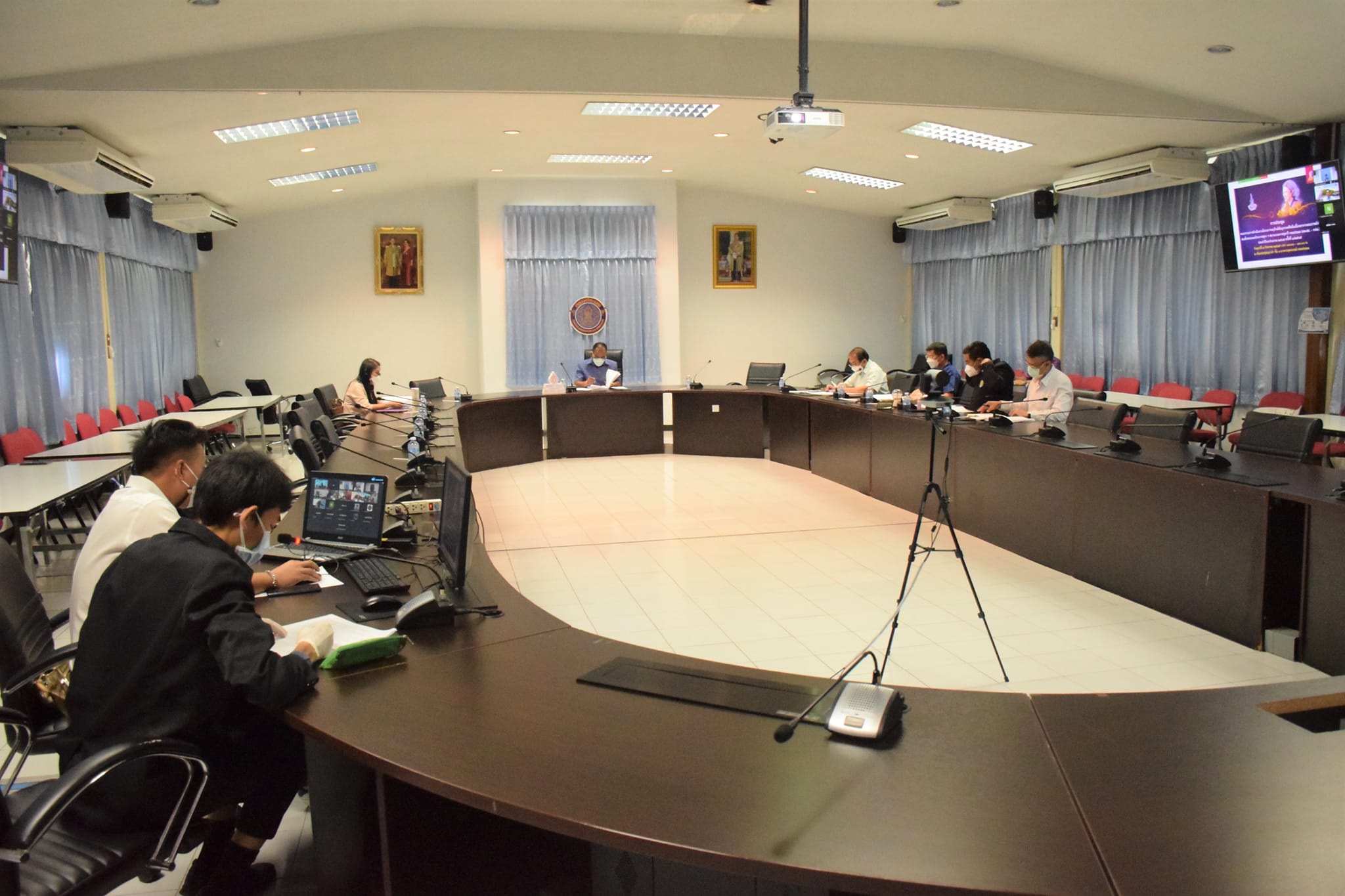 นายมานพ หนูสอน รองอธิบดีกรมประมง เป็นประธานการประชุมคณะกรรมการดำเนินงานโครงการอนุรักษ์พันธุกรรมพืชอันเนื่องมาจากพระราชดำริ สมเด็จพระเทพรัตนราชสุดาฯ สยามบรมราชกุมารี กรมประมง (อพ.สธ. - กปม.) ประจำปีงบประมาณ 2565 ครั้งที่ 1/2565..คลิก