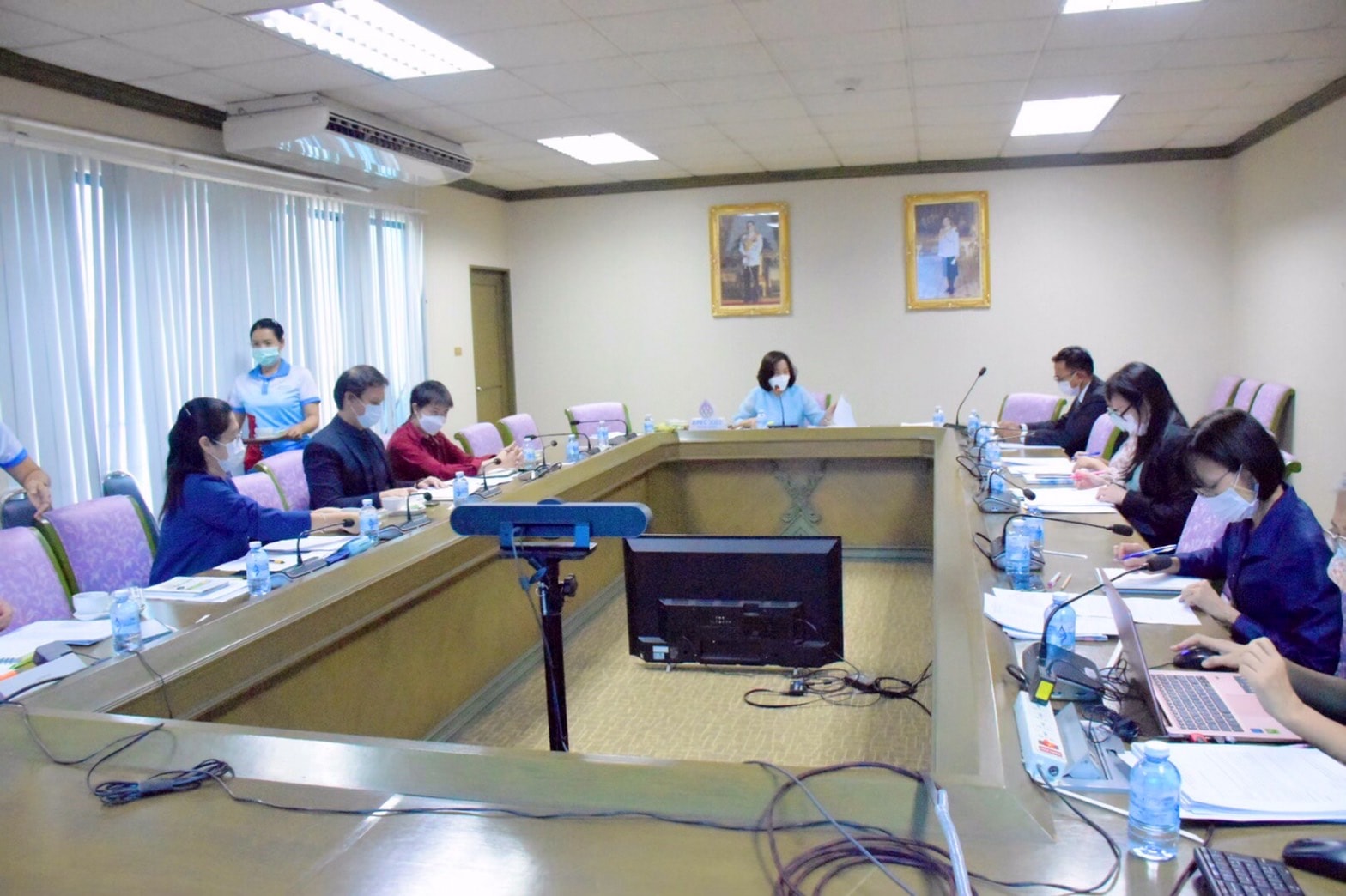นายถาวร ทันใจ รองอธิบดีกรมประมง มอบหมายให้ นางวรรณวิภา สุวรรณรักษ์ ผู้อำนวยการกองตรวจสอบคุณภาพสินค้าประมง เป็นประธานการประชุมจัดเตรียมข้อมูลประกอบการเปิดตลาดสินค้าให้ GACC เพิ่มเติม ครั้งที่ 2..คลิก