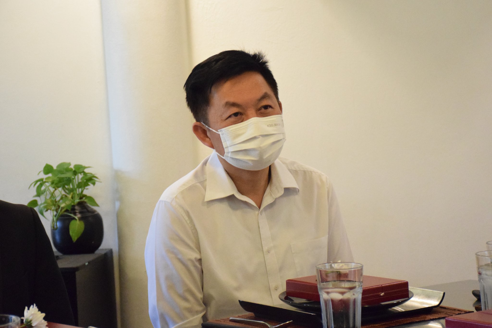 นายเฉลิมชัย สุวรรณรักษ์ อธิบดีกรมประมง พร้อมด้วยนายถาวร ทันใจ รองอธิบดี นายธนาวุฒิ กุลจิตติชนก หัวหน้าผู้ตรวจราชการกรม และคณะผู้บริหารกรมประมง ร่วมหารือถึงแนวทางการพัฒนาเมนูอาหาร และยกระดับคุณภาพสัตว์น้ำไทย..คลิก