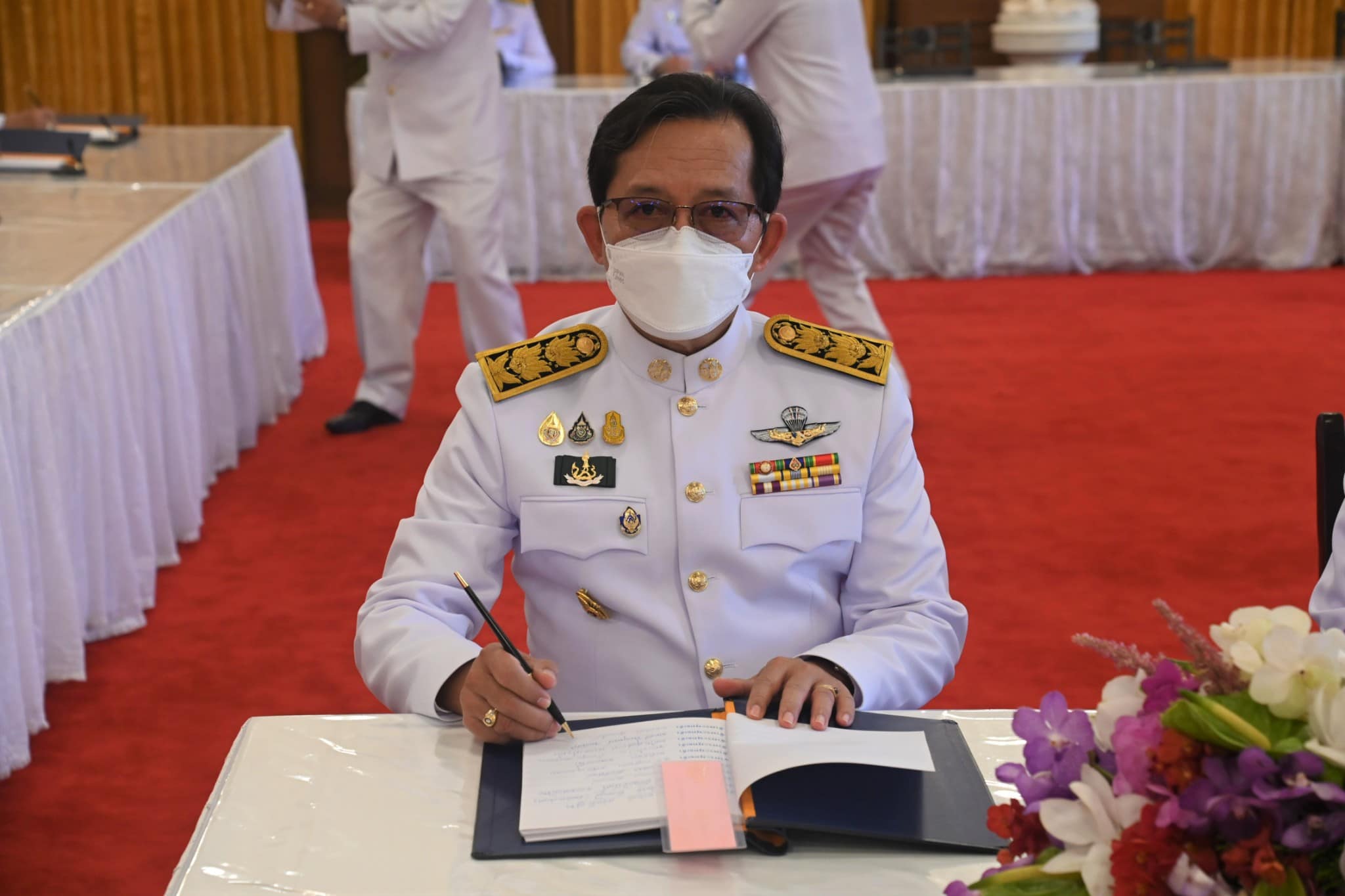 ร่วมลงนามถวายพระพร สมเด็จพระนางเจ้าสิริกิติ์ พระบรมราชินีนาถ พระบรมราชชนนีพันปีหลวง เนื่องในโอกาสวันเฉลิมพระชนมพรรษา วันที่ ๑๒ สิงหาคม ๒๕๖๕..คลิก