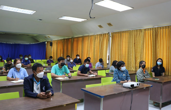 บรรยายเรื่องการจัดการขยะทางทะเลที่กระทบต่อภาพลักษณ์การท่องเที่ยว ด้วยการใช้พลังธรรมชาติ ผสมผสานการใช้เทคโนโลยีอย่างง่ายๆ ใกล้ตัวมาใช้งาน..คลิก