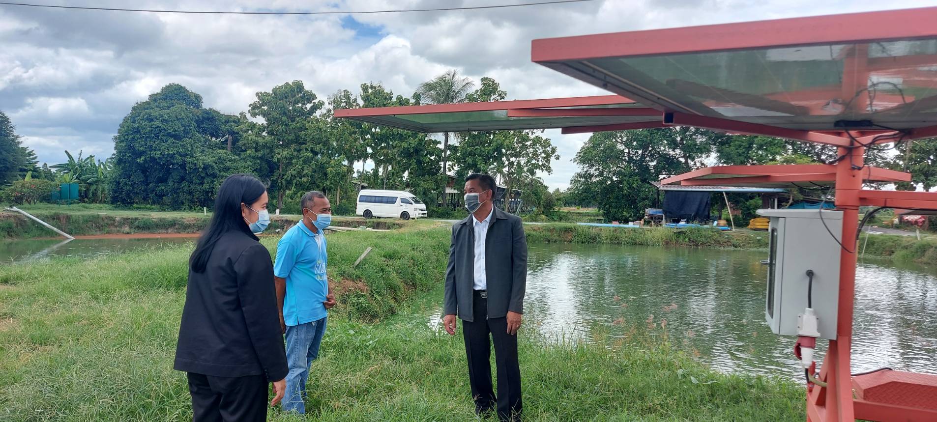 สำนักงานประมงจังหวัดสุพรรณบุรีร่วมเป็นสักขีพยานการลงนามสัญญาค้ำประกันเงินกู้ยืมจากกองทุนสงเคราะห์เกษตรกร จำนวน 4,591,366 บาท..คลิก