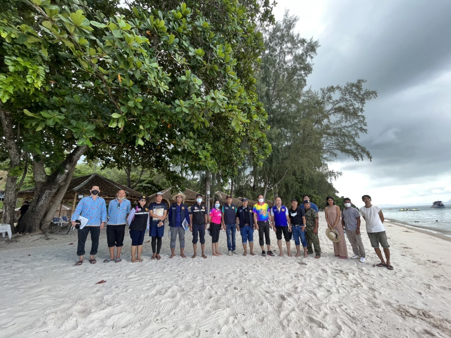 ประมงจังหวัดภูเก็ต ลงพื้นที่ตรวจสอบสถานที่การขออนุญาตทำท่าเทียบเรือโดยสาร ขนาดไม่เกิน 20 ตันกรอส..คลิก