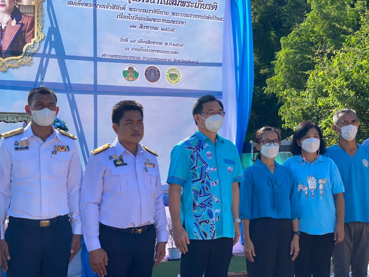 วันที่ 19 สิงหาคม 2565 นายสุชาติ ผึ่งฉิมพลี ผู้อำนวยการศูนย์วิจัยและพัฒนาการเพาะเลี้ยงสัตว์น้ำจืดอุทัยธานี ร่วมกับสำนักงานประมงจังหวัดอุทัยธานี จัดกิจกรรมปล่อยพันธุ์สัตว์น้ำเนื่องในวันเฉลิมพระชนมพรรษา สมเด็จพระนางเจ้าสิริกิติ์พระบรมราชินีนาถ พระบรมราชชนนีพันปีหลวง ประจำปีพุทธศักราช 2565  ณ อ่างเก็บน้ำเขาหนองระแหง ตำบลหนองนางนวล อำเภอหนองฉาง จังหวัดอุทัยธานี พันธุ์สัตว์น้ำที่ปล่อยทั้งหมด จำนวน 200,000 ตัว  โดยมีนายขจรเกียรติ รักพานิชมณี ผู้ว่าราชการจังหวัดอุทัยธานี  เป็นประธาน พร้อมด้วยข้าราชการและประชาชนร่วมกันปล่อยพันธุ์สัตว์น้ำ
