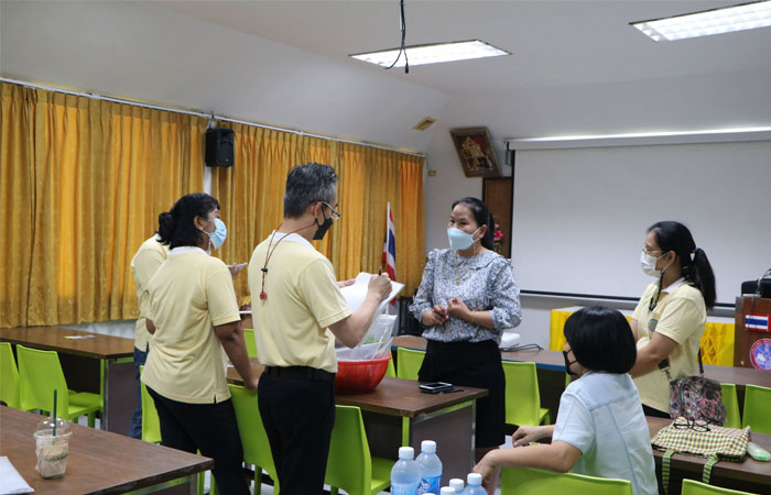หารือแนวทางการพัฒนาผลิตภัณฑ์ของศูนย์ศึกษาการพัฒนาอ่าวคุ้งกระเบนฯ..คลิก