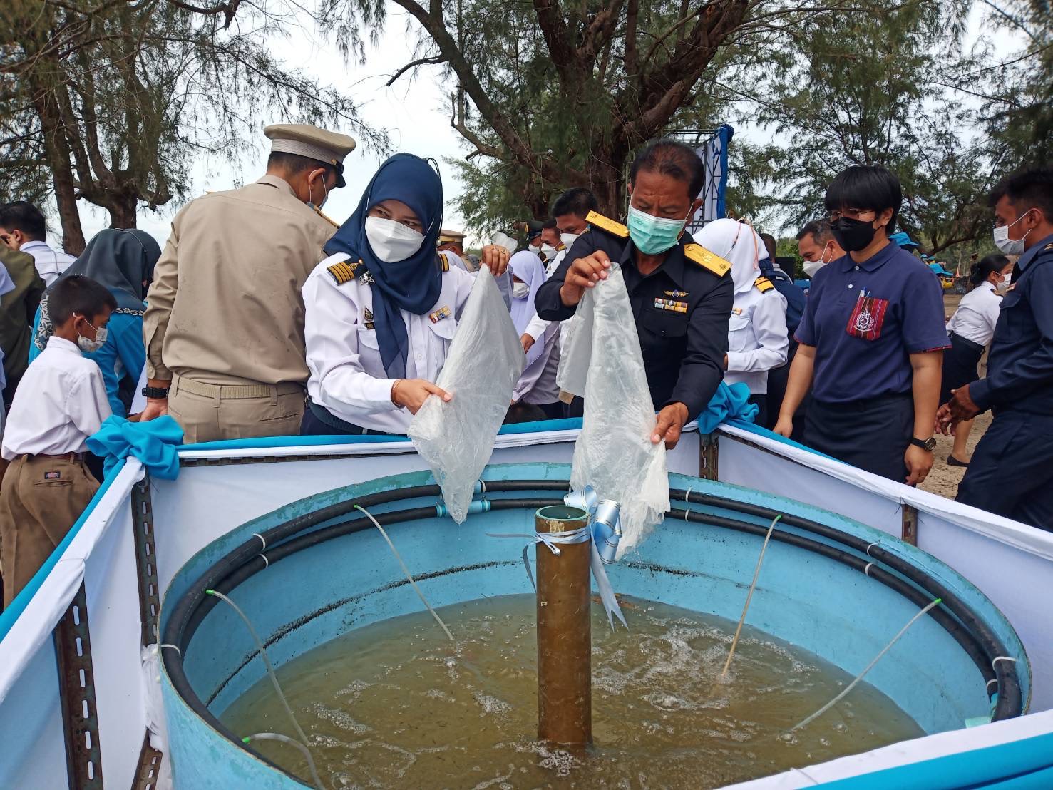 กิจกรรม : เข้าร่วมพิธีปล่อยพันธุ์สัตว์น้ำ