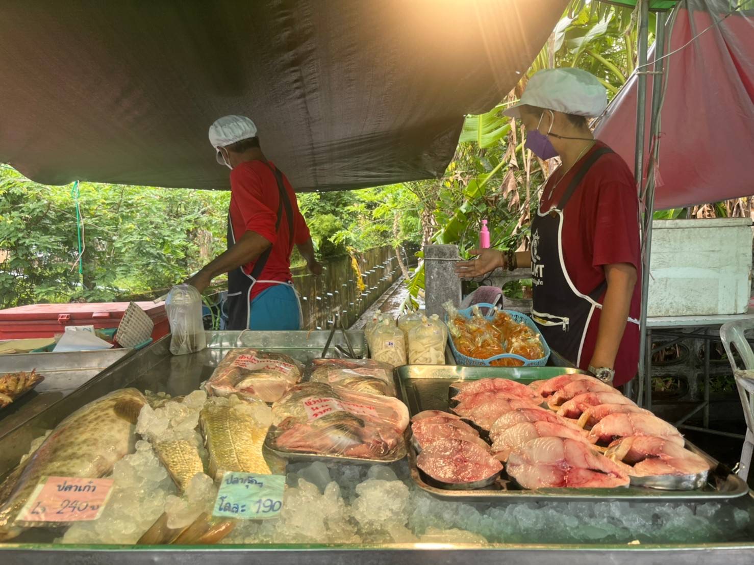 สำนักงานประมงจังหวัดภูเก็ต ลงพื้นที่ตลาดสินค้าประมงพื้นบ้าน (Fisherman Market)..คลิก