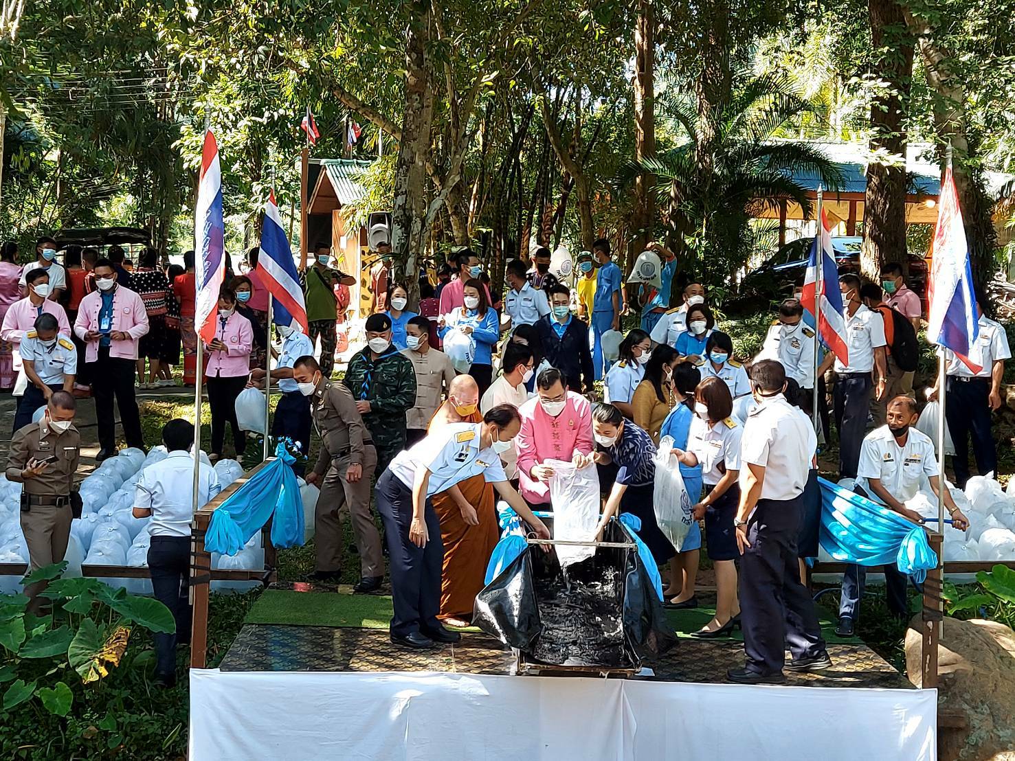 พิธีปล่อยพันธุ์สัตว์น้ำ เนื่องในวันประมงแห่งชาติ ประจำปี 2565..คลิก