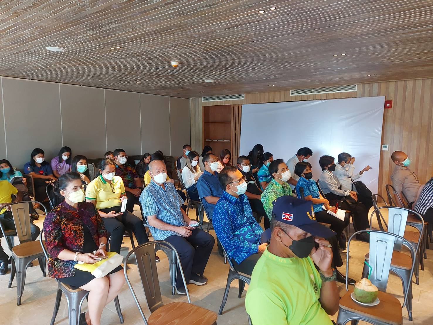 สำนักงานประมงจังหวัดภูเก็ต เข้าร่วมประชุมพิจารณาความก้าวหน้าและลงตรวจพื้นที่ผลการดำเนินการของการขับเคลื่อนการพัฒนารูปแบบการเพิ่มประสิทธิภาพการบริหารราชการในจังหวัดให้มีการทำงานที่มีผลสัมฤทธิ์สูง ประจำปีงบประมาณ พ.ศ. 2565..คลิก