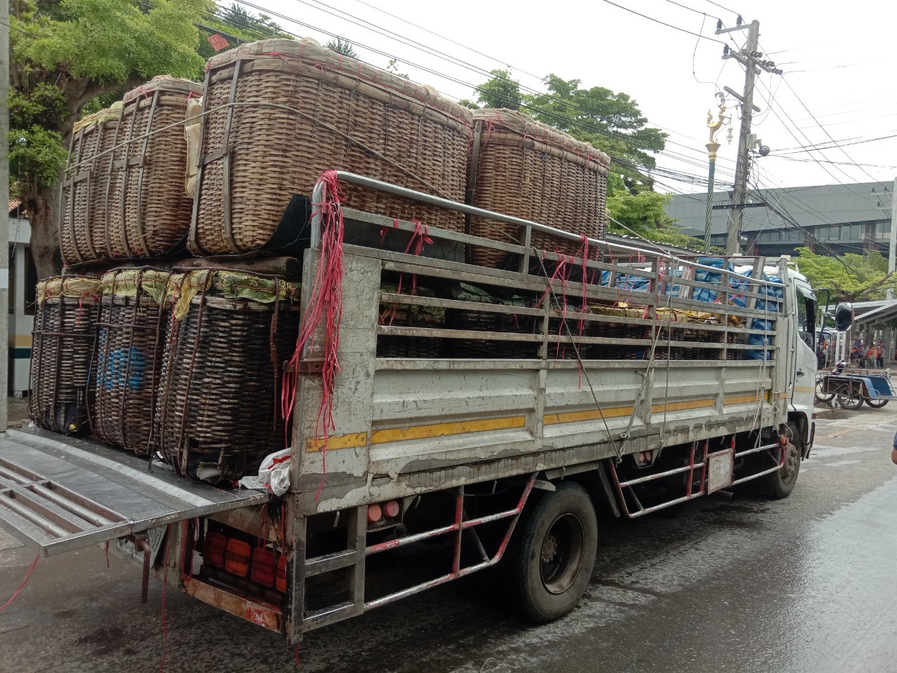 ตรวจสินค้าประมงที่นำเข้า ส่งออก ทางจุดผ่านแดนถาวรบ้านคลองลึก..คลิก