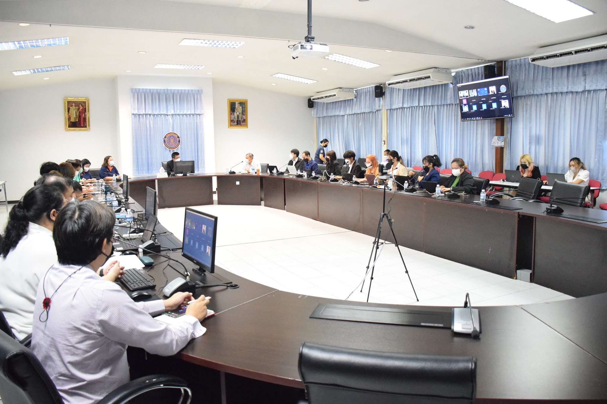 การต้อนรับคณะที่ปรึกษาในการพัฒนาระบบการให้บริการ จากสำนักงานคณะกรรมการพัฒนาระบบราชการ ในการเยี่ยมชมระบบการให้บริการทางอิเล็กทรอนิกส์ของกรมประมง