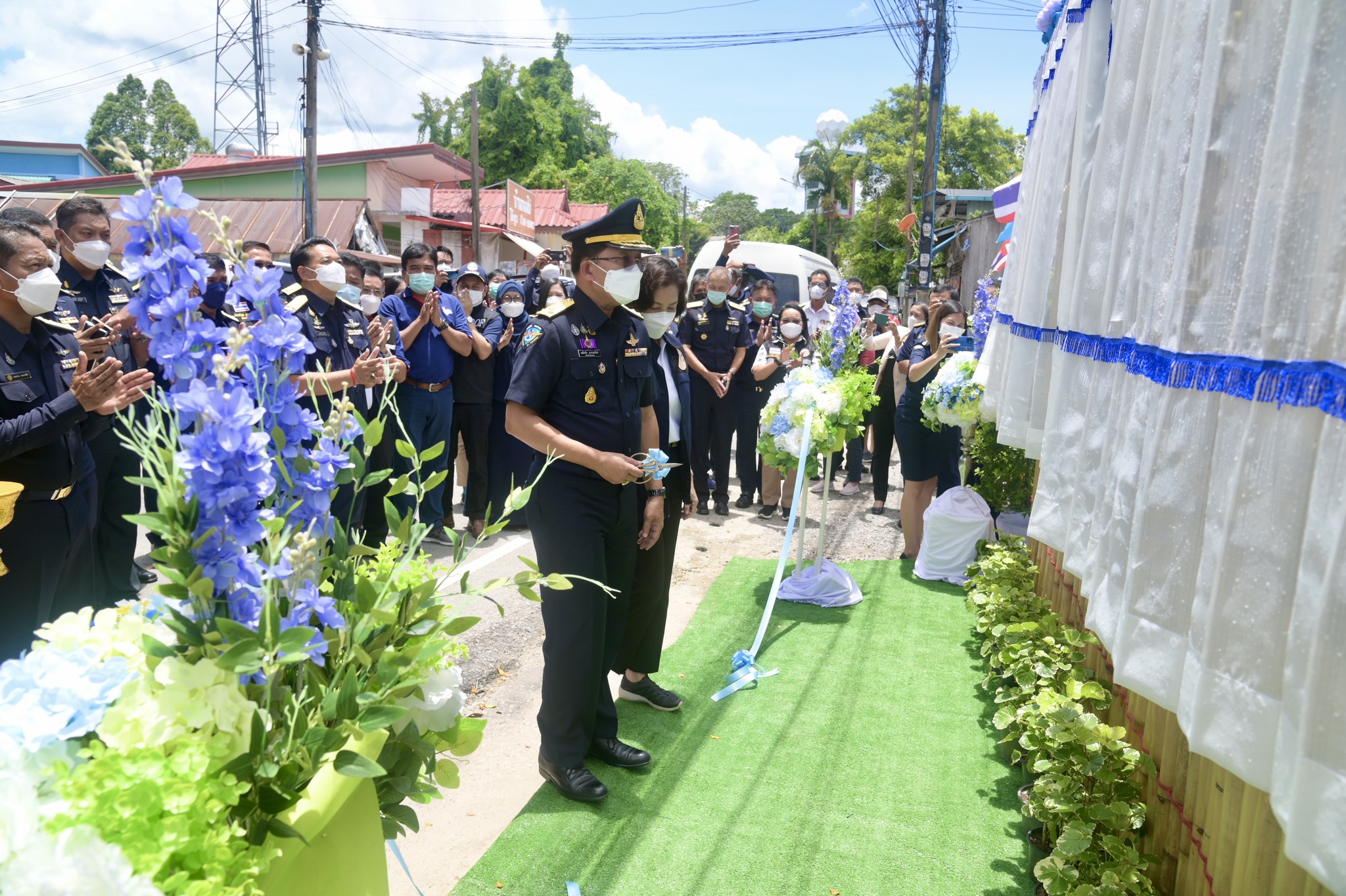 นายเฉลิมชัย สุวรรณรักษ์ อธิบดีกรมประมง พร้อมคณะผู้บริหารกรมประมง ลงพื้นที่ตรวจเยี่ยมการปฏิบัติงานของหน่วยงานภูมิภาค..คลิก