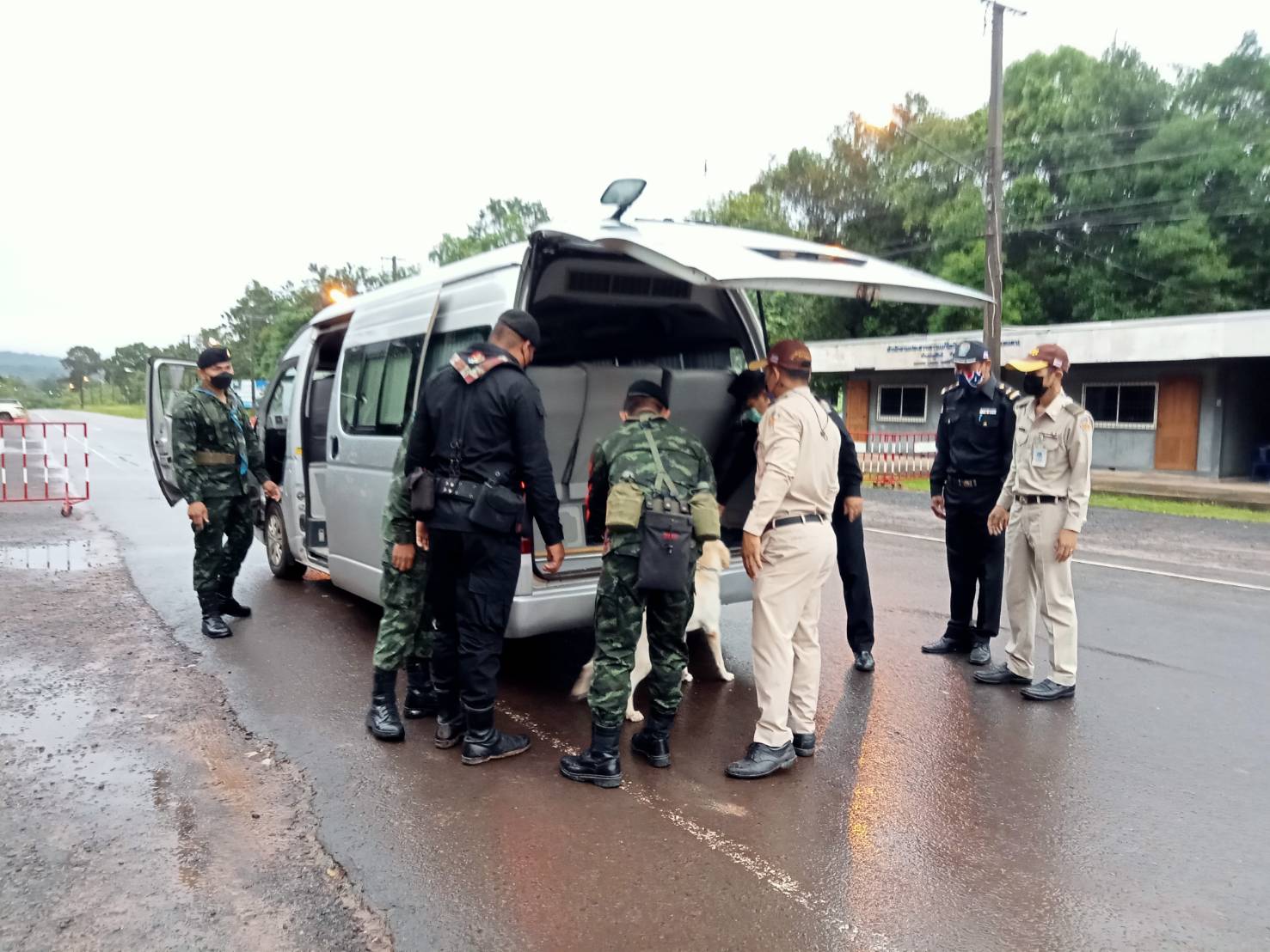 ผลการปฏิบัติงานด่านตรวจประมงสุรินทร์ วันที่ 12 กันยายน พ.ศ.2565 ณ จุดผ่านแดนถาวรช่องสะงำ..คลิก